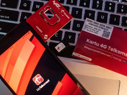 Cara Ganti Kartu 3G ke 4G Telkomsel: Online dan Offline logo