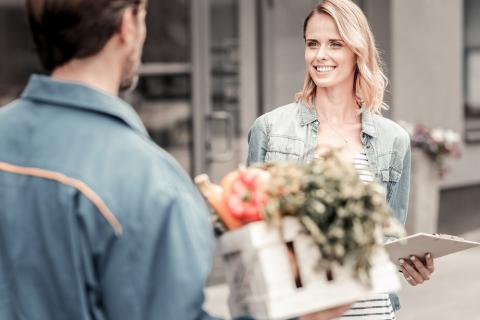 How Grocery Delivery App Helps Independent Contractors logo